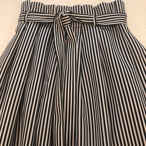 Black and White Striped Skirt - Picture 4 of 7